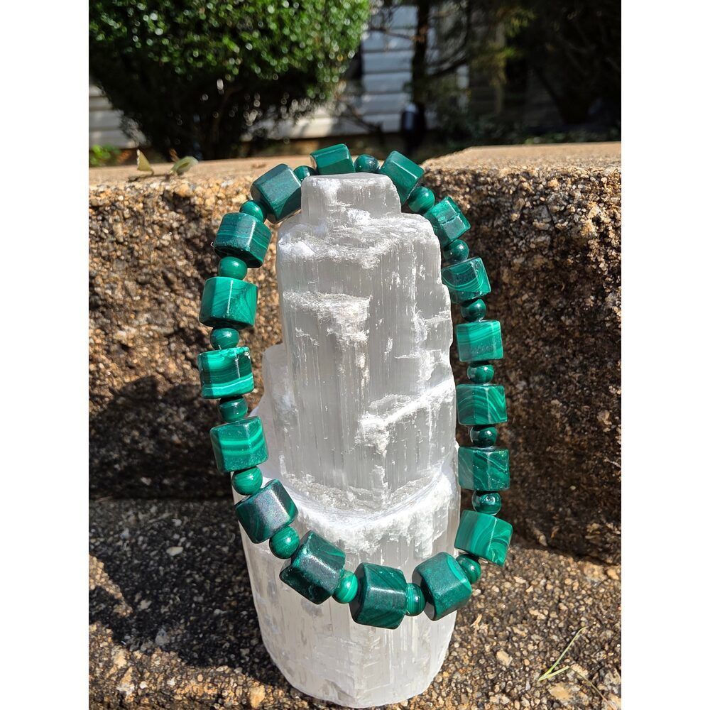 💚 Malachite Cylinder Bead Bracelet – Flow of Growth (8mm)